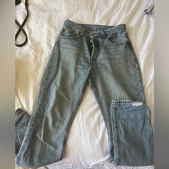 Levi 501 denim worn but still good condition. Has a slight Small stain as seen - Picture 2 of 8